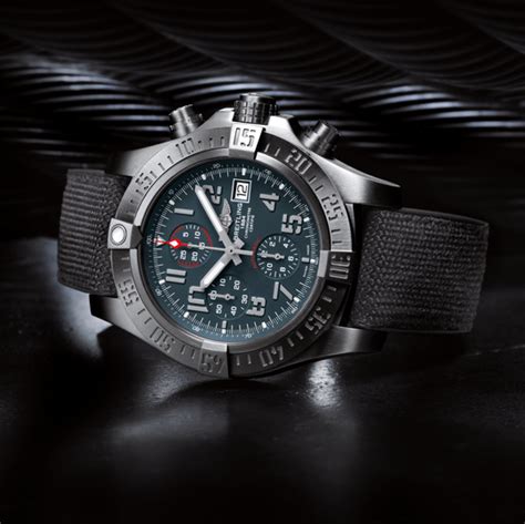 For the titanium case, black strap and grey scale, this replica Breilting directly shows the military design style.