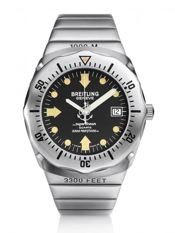 The steel watch can guarantee water resistance to 1,000 meters.